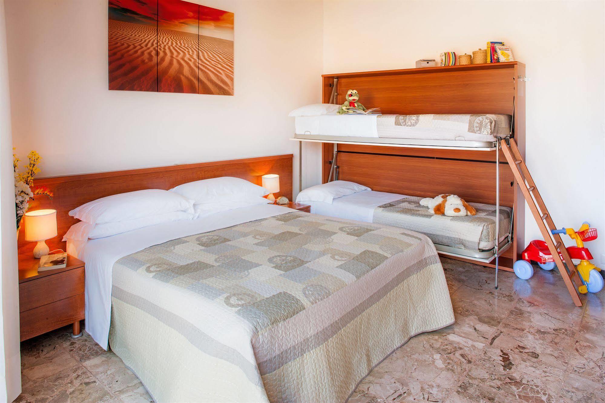 דיאנו מרינה Hotel Virginia מראה חיצוני תמונה