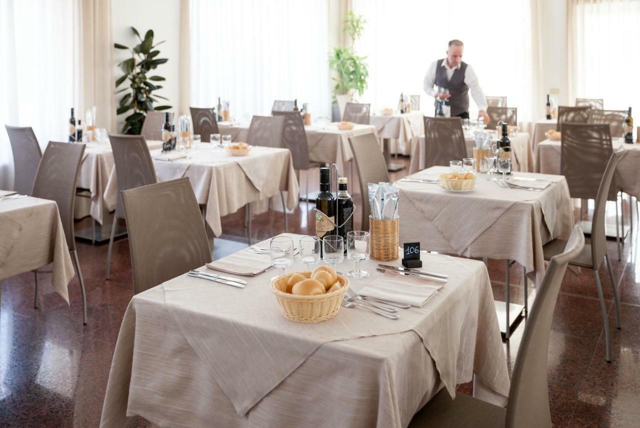 דיאנו מרינה Hotel Virginia מראה חיצוני תמונה